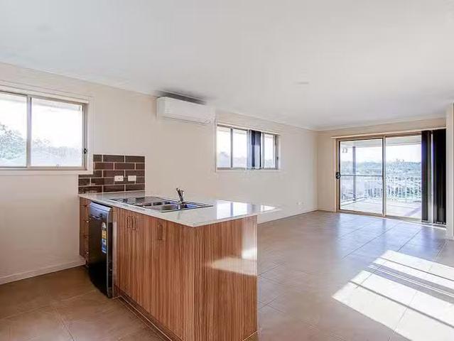 Cheap 31 Clermont Street, Holmview, QLD 4207