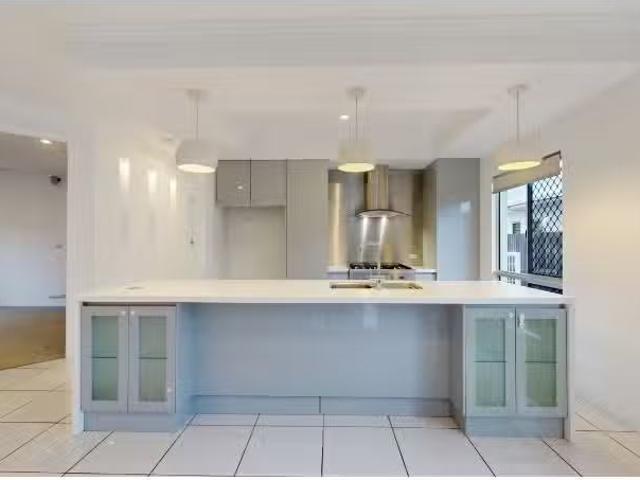 Cheap 31 Osterlund Place, BURDELL House for rent Listed by Je.