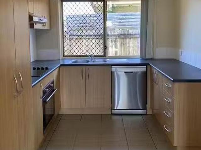 Deal! 31 Renmark Crescent, Caboolture South, QLD 4510