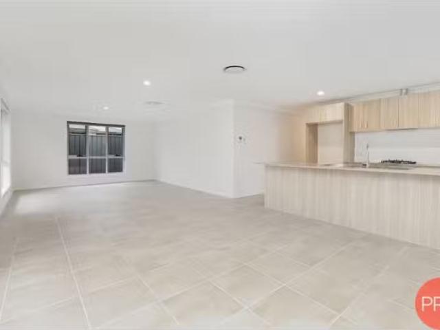 Cheap 31 Thorncliffe Avenue, THORNTON House for rent Listed b.