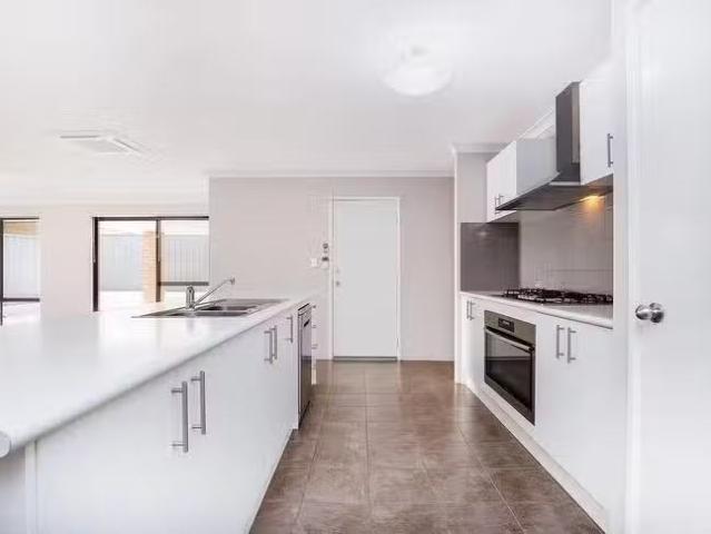 Cheap 31A Doolette Street, Spearwood, WA 6163