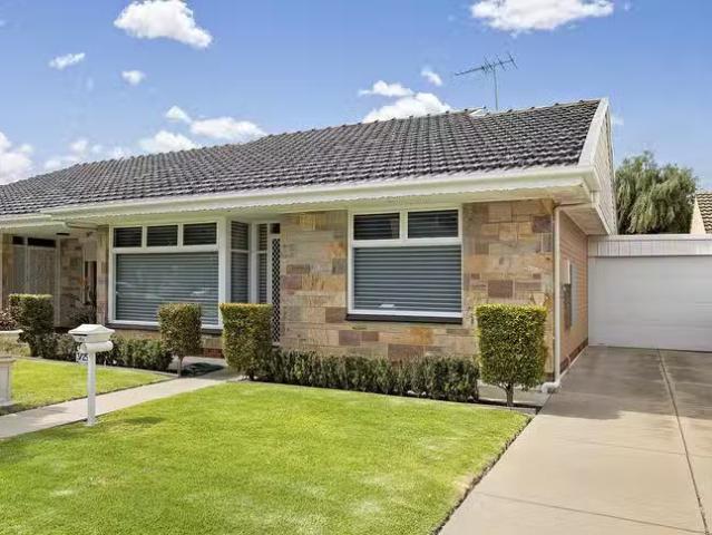 Just in! 3/25 Patawalonga Frontage, Glenelg North, SA 5045