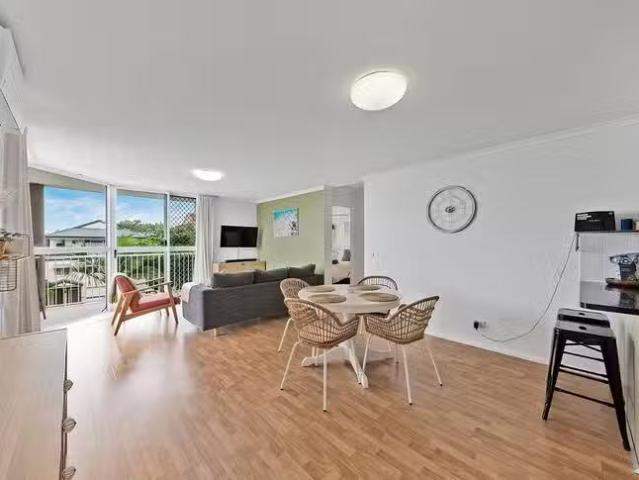 Deal! 3/25 Saltair Street, Kings Beach, QLD 4551
