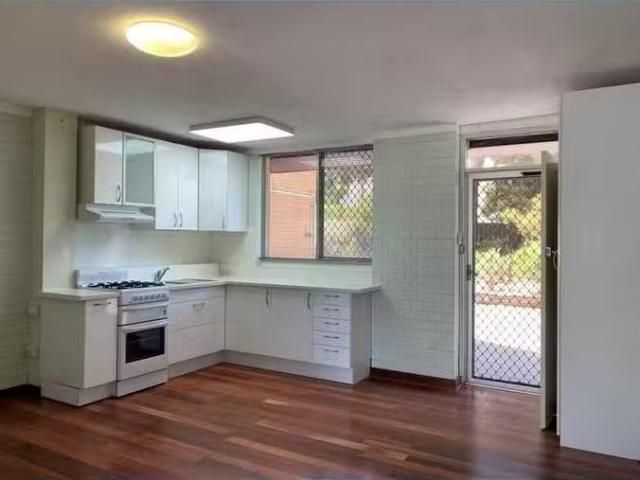 Just in! 3/21 Harvest Road, North Fremantle, WA 6159