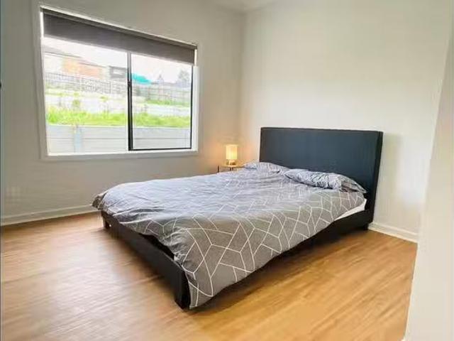 Cheap 3/21 Jennifer Court, Pakenham, VIC 3810