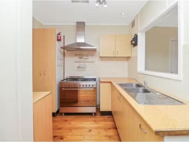 Cheap 32 Gilmore Avenue, Mount Austin House for rent Listed b.