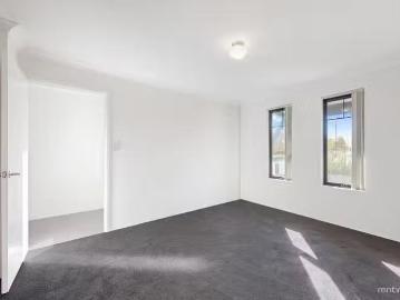 Just in! 32 Klondike Approach, Butler, WA 6036