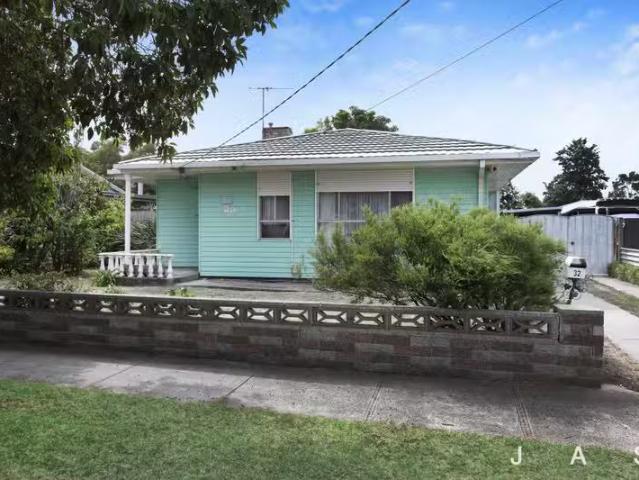 For Rent! 32 Hanbird Crescent, Braybrook VIC 3019