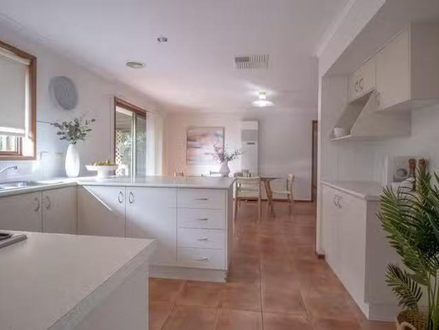 Unique 32 Hartwig Road, Wodonga, VIC 3690