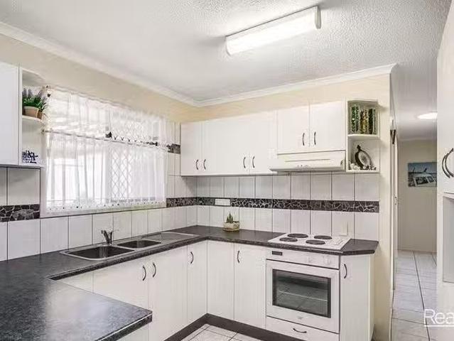 Nice 32 Jimbour Drive, Newtown, QLD 4350