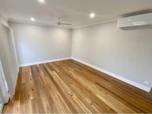 Cheap 32a Walmsley Crescent, Silverdale House for rent Listed.