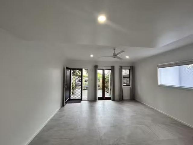 For Rent! 3/34 Querrin Street, Yeronga, QLD 4104