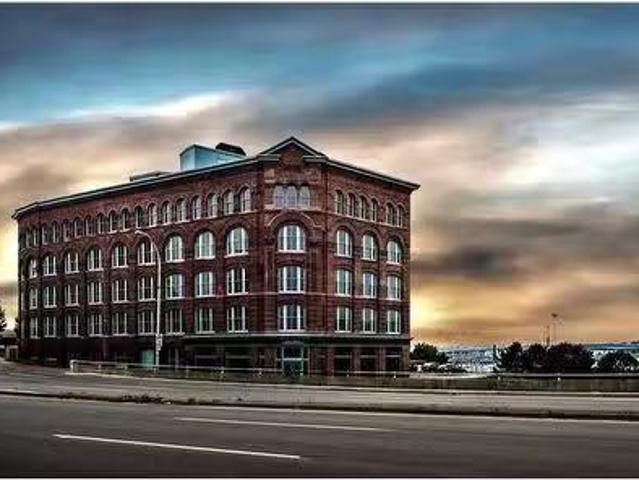 For Rent! 335 12 Smythe St, Saint John, NB, E2L 5G5 commerci.
