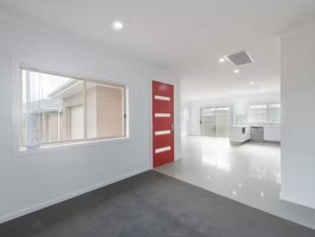 Charming 3/30 Lachlan Road, Cardiff House for rent Listed by.
