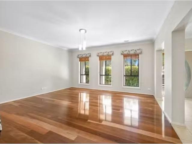 Just in! 332 Gundaroo Drive, Gungahlin House for rent Listed.