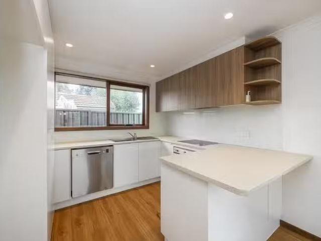 Rental! 3/32 Willoughby Street, Reservoir, VIC 3073