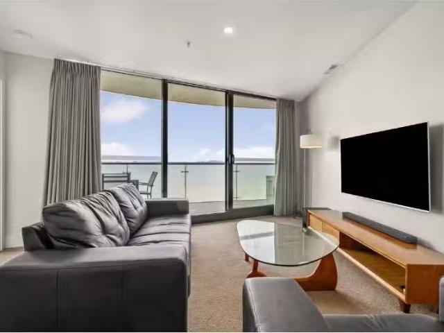 Nice 333/1 Anthony Rolfe Avenue, Gungahlin Apartment for rent.