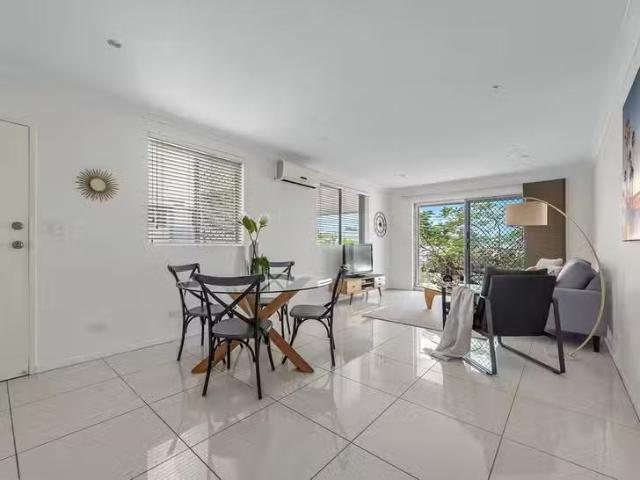 Nice 3/33 Victoria Terrace, Gordon Park, QLD 4031