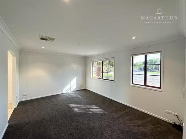 For Rent! 33 Girraween Mews, Glenfield Park Apartment for rent.