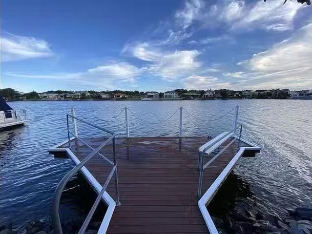 Just in! 33 Glenwater Crescent, Helensvale, QLD 4212