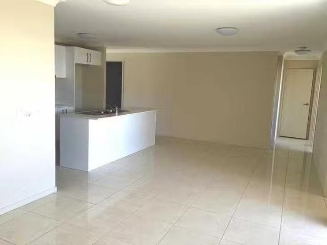 Charming 33 John Crescent, Pimpama, QLD 4209
