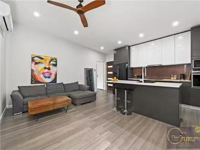 Cozy 33 Old Logan Road, Gailes, QLD 4300