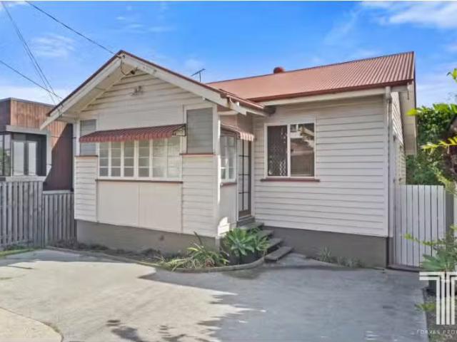 Deal! 33 Russell Ave, Norman Park House for rent Listed by Ch.