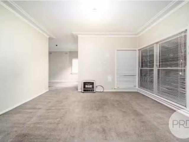 Unique 344 Edward Street, Wagga Wagga House for rent Listed b.