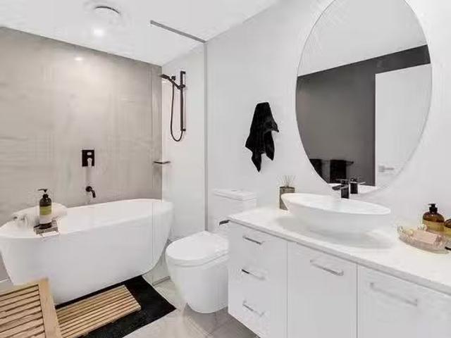 Cheap 3406/5 Harbour Side Court, Biggera Waters, QLD 4216