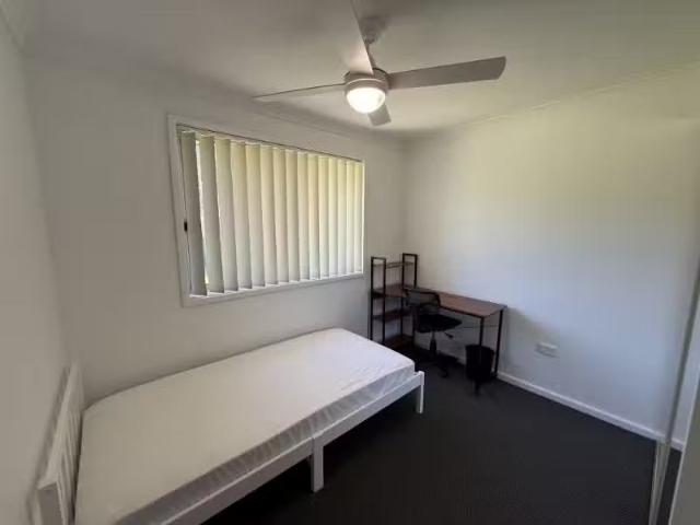 Nice 3/40 Kimian Ave, Waratah West House for rent Listed by R.