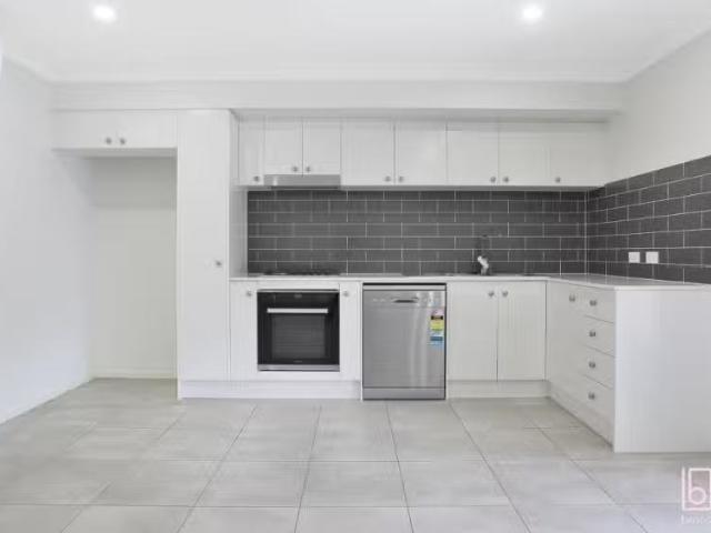 Cozy 34 Bradman Drive, WOONGARRAH House for rent Listed by Cr.