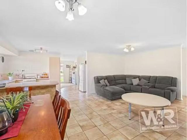 Unique 34 Mcgonnell Road, Orana, WA 6330