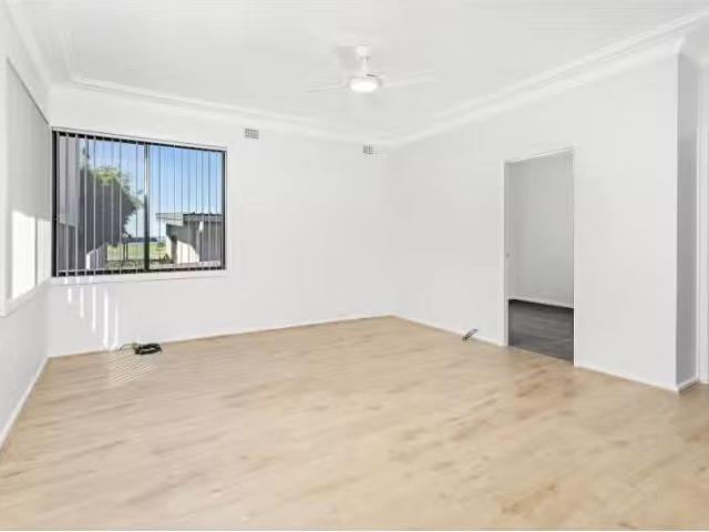 Nice 3/4 Park Road, Bulli Apartment for rent Listed by Kristi.