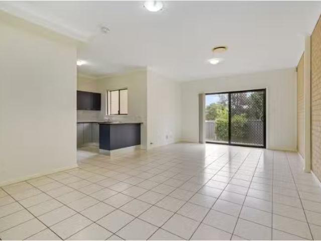 Just in! 3/5 7 Wedge Place, Lurnea Townhouse for rent Listed.