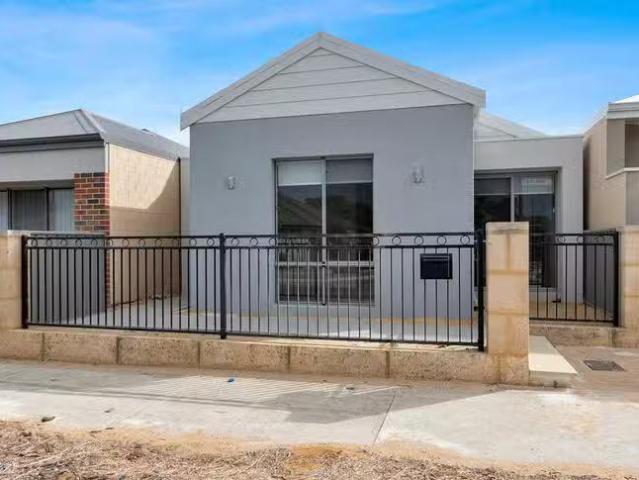 Rental! 35 Marlock Road, Kwinana Town Centre, WA 6167