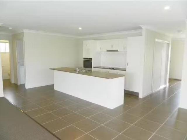 Cozy 35 Searle Street, Thabeban, QLD 4670