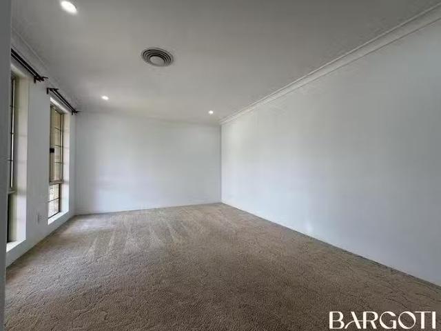 Charming 35 Sunray Circle, Ellenbrook, WA 6069