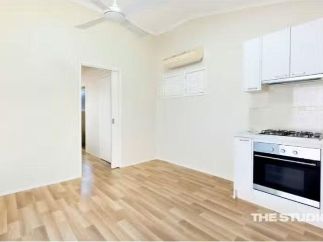 Cozy 35A Benares Crescent, Acacia Gardens Apartment for rent.
