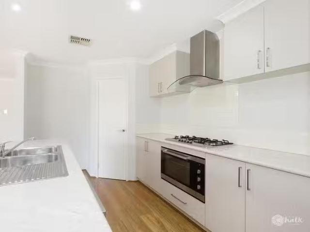 Cheap 36 Amity Circuit, Shoalwater, WA 6169