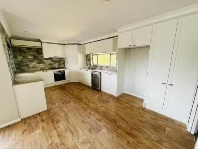 Cozy 36 Grevillea Drive, Varsity Lakes, QLD 4227