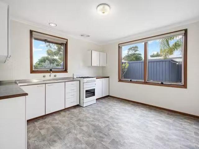 Cheap 36 Manoora Drive, Hallett Cove, SA 5158