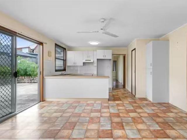 Cheap 36 Milson Street, Charlestown House for rent Listed by.