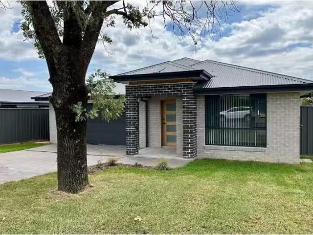 Unique 36 Saleyards Lane, Mudgee House for rent Listed by Kim.