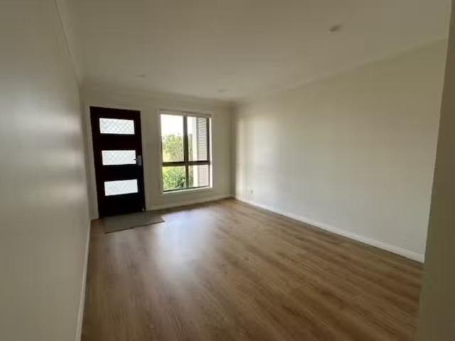 Cozy 36 Threlkeld Crescent, Fletcher Townhouse for rent Liste.