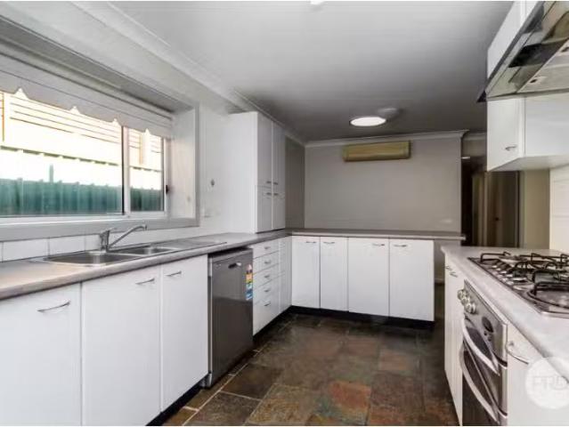 Nice 372 Jamison Road, Penrith House for rent Listed by Brodi.