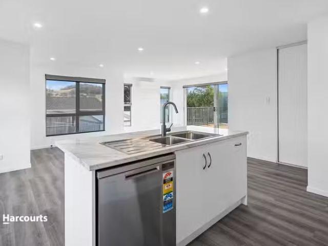 Unique 3/7376 Channel Highway, CYGNET, TAS 7112 House for Rent