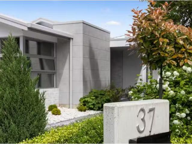 Cozy 37 Mc Innes Street, Weston House for rent Listed by Madi.