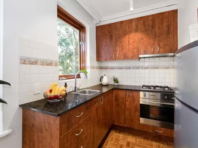 Cheap 3/86 Ruskin Street, Elwood VIC 3184
