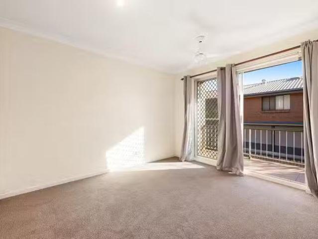 Deal! 3/88 Victoria Terrace, Greenslopes, QLD 4120