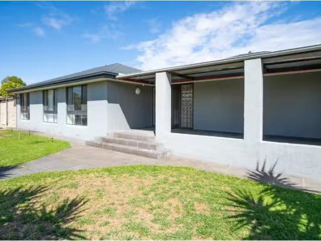 Just in! 38 Geneva Crescent, LAKE ALBERT House for rent Liste.